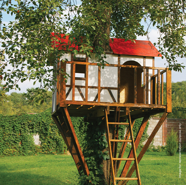 Outdoor treehouse fun for your little ones<br/><p class="slidehead">A cute little home for your little ones, where their neighbours are  little birds and squirrels.</p>